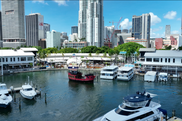 Miami sightseeing cruises Boat tours in Miami