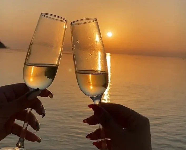 champagne cruise