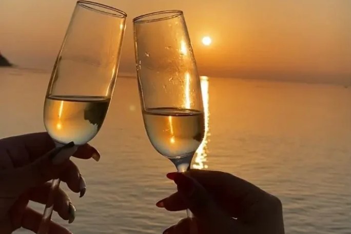 champagne cruise