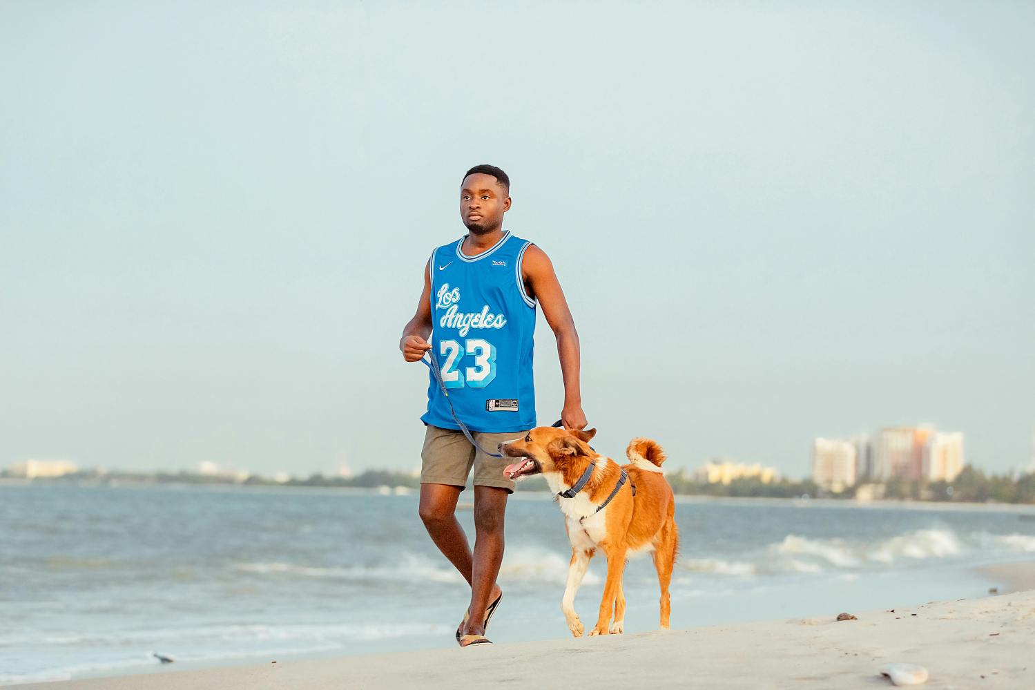 Fuse ODG holding a frisbee in the water