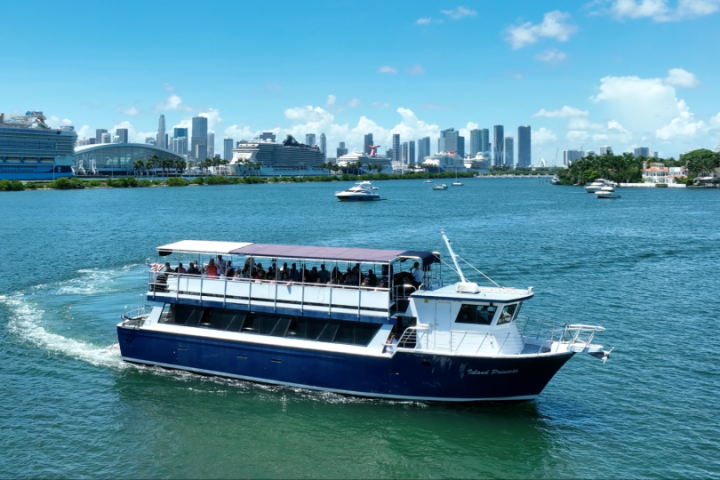 private boats for rent in Miami